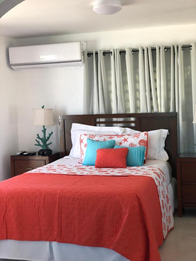 The Beach Guesthouse Pinones エクステリア 写真