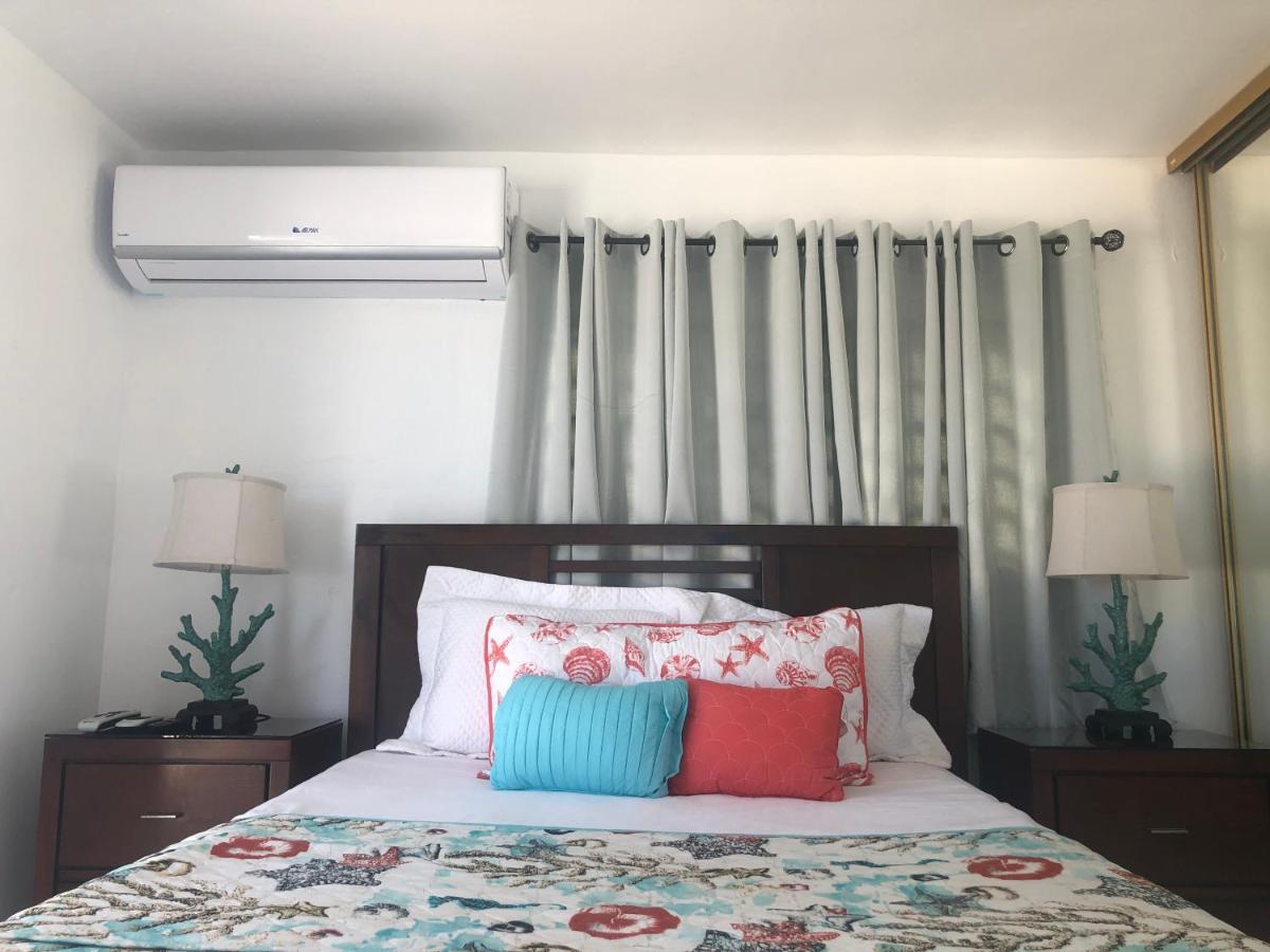 The Beach Guesthouse Pinones エクステリア 写真